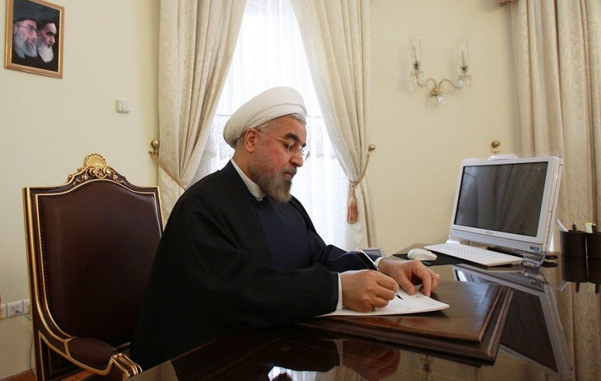 Rouhani congratulates world leaders, Pope Francis on Christmas