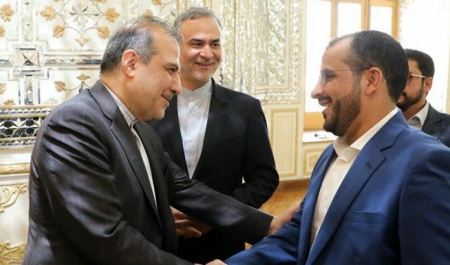 Zarif’s assistant talks with Yemen’s Ansarullah spokesman