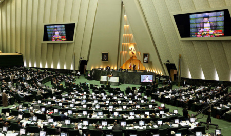 130 Iranian MPs want France to apologize to Muslims over profane remarks