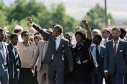 ماندلا در کنار همسرش وینی در روز آزادی وی از زندان