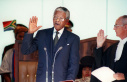 ماندلا در سال 1994 به عنوان اولین رئیس جمهور سیاهپوست افریقای جنوبی انتخاب شد