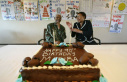 ماندلا در کنار سومین همسرش در مراسم تولد وی
