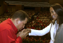 چاوز در ديدار با نائومي كمپل، مدل معروف بريتانيايي