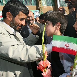 پچپچه‌ها/ احمدی نژاد اراده اوباما را ستود/ چیستان‌های احمدی نژاد در آغاز سال تحصيلی