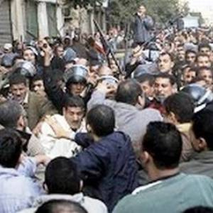 کاری از دست دولت بر نمی‌آید، کشور در حال فروپاشی است