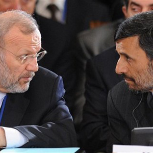احمدی نژاد دروغ می‌گوید یا متکی؟