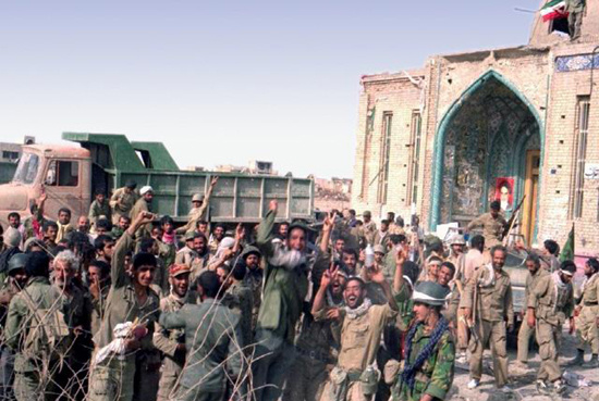 بعد از فتح خرمشهر صدام کدام فرمانده را اعدام کرد؟
