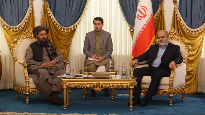 ملا عبدالغنی برادر با دبیر شورای عالی امنیت ملی دیدار کرد