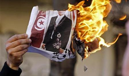 اشتباه ایران را در تونس تکرار نکنید