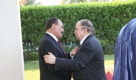 بوتفلیقه دوست قدیمی ایران و صالح دشمن هم‌سو با عربستان