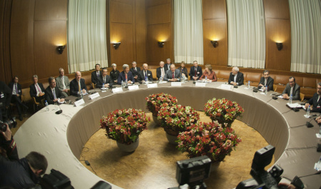 هزینه‌ حفظ ایران پشت میز مذاکره