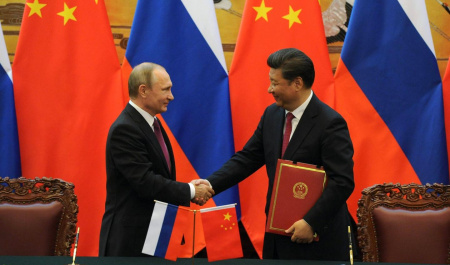 تلاش روسیه و چین برای پر کردن خلاء امریکا