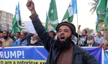 توئیت ترامپ توسعه سیاسی اسلام آباد را به خطر می اندازد