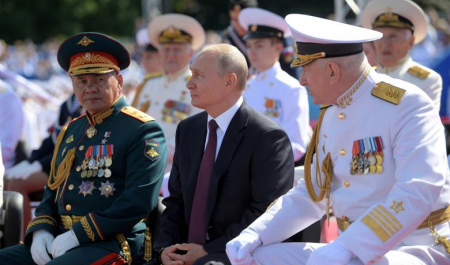 پوتین نظاره گر رژه روز نیروی دریایی روسیه