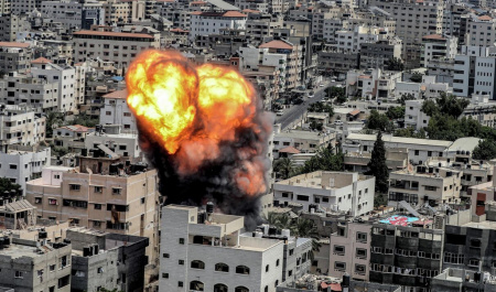 حمله به جنوب لبنان و نوار غزه، نقطه انحراف یا کاتالیزور سقوط؟!