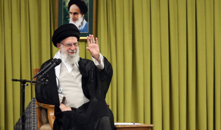 رهبر انقلاب: تلاش دولت آمریکا برای تحمیل الگو به کشورهای عربی شکست خورده است/ غده سرطانی رژیم صهیونی ریشه‌کن خواهد شد