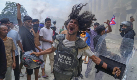 چرخه فروپاشی دولت‌های شکننده از فساد اقتصادی و رانت