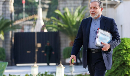 انصاف در نقد دستگاه دیپلماسی