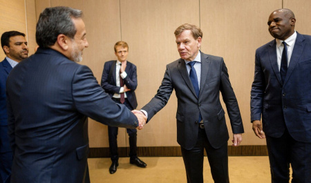 پنجره نیمه‌باز