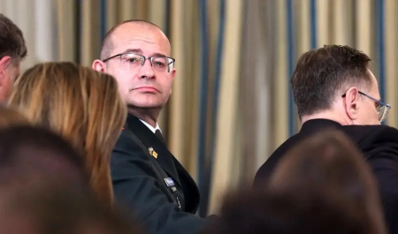 ژنرال در خانه جاسوسان