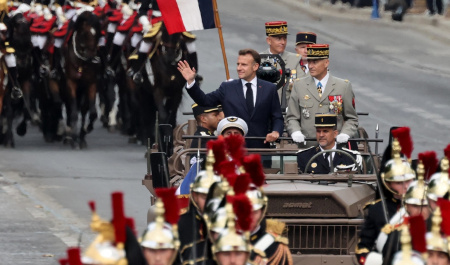 فرانسه خود را برای دفاع تنها از اروپا آماده می‌کند